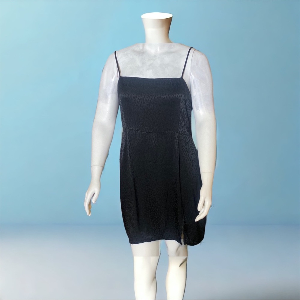 Black strappy short dress 1X